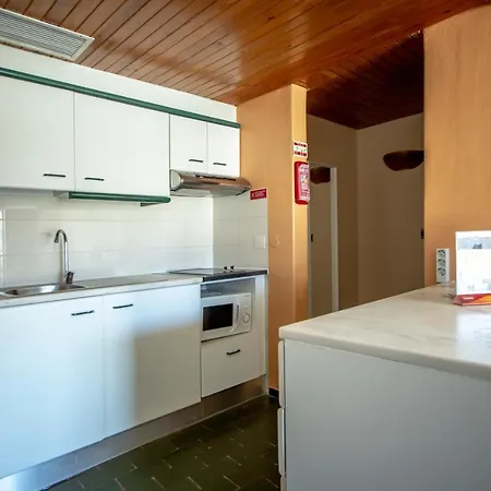 מלון דירות Turial Old Town Ocean View 3*