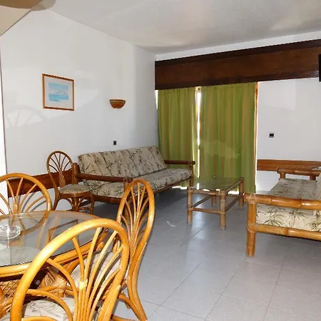 Turial Old Town Ocean View Lejlighedshotel