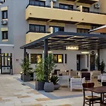 Ξενοδοχείο με διαμερίσματα Turial Old Town Ocean View 3*