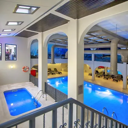 מלון דירות Turial Old Town Ocean View 3*