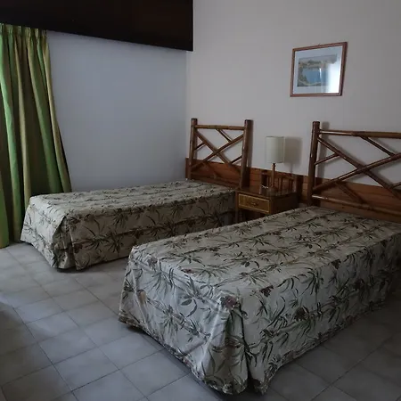 מלון דירות Turial Old Town Ocean View 3*